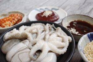 Sannakji - live octopus, Korean delicacy