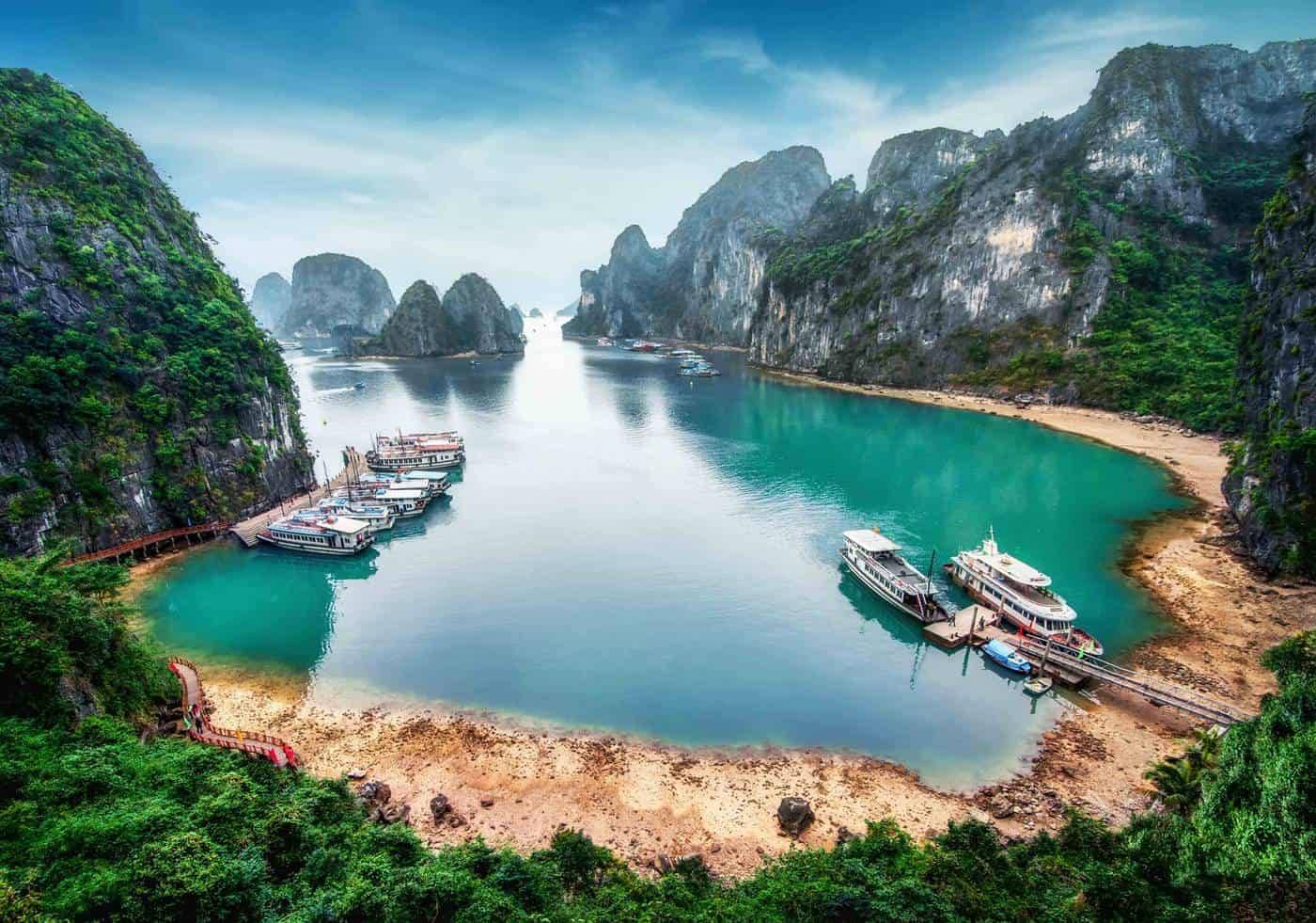 A COMPLETE GUIDE TO HA LONG BAY