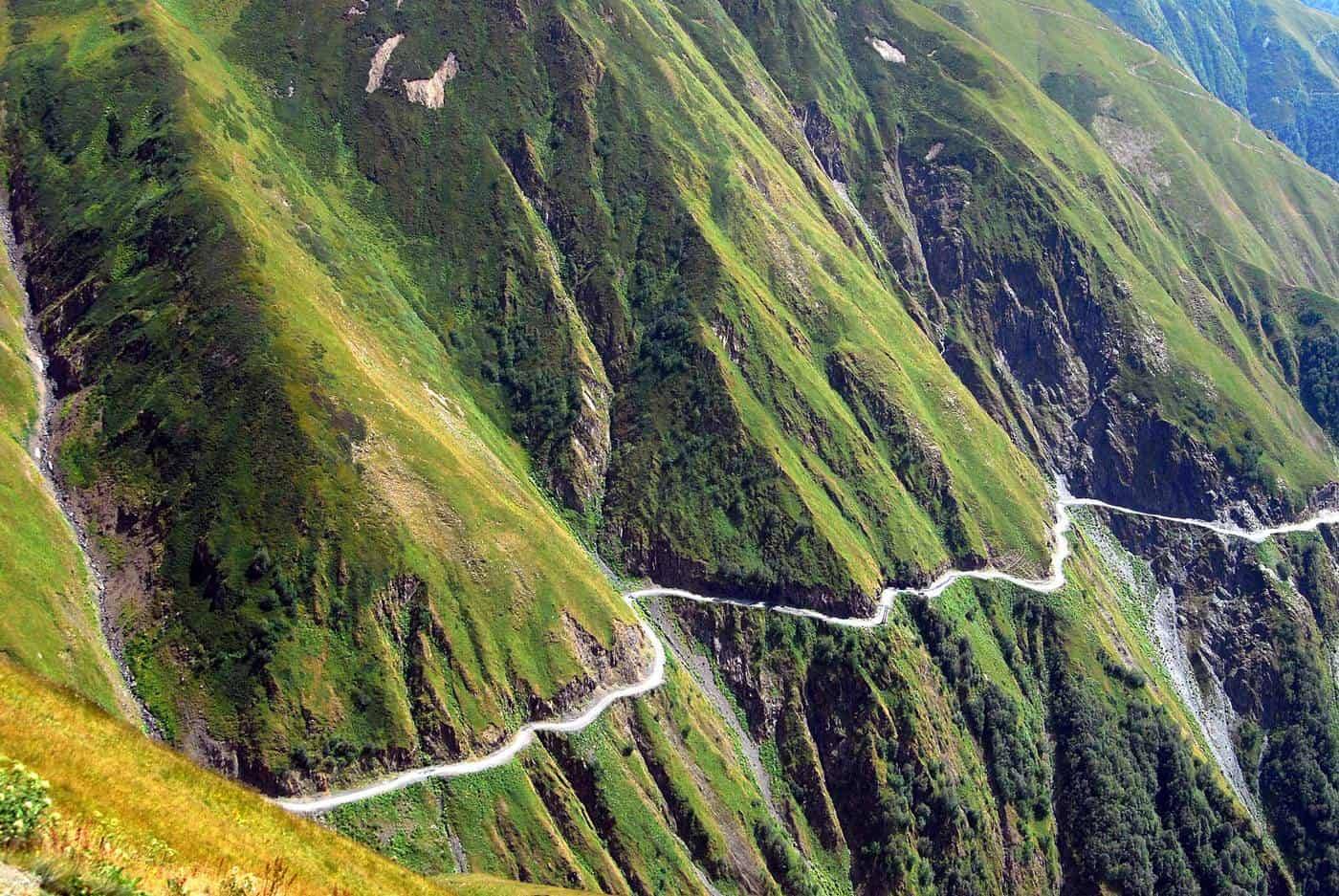 10 WORLD`S MOST EXTREME ROAD TRIPS