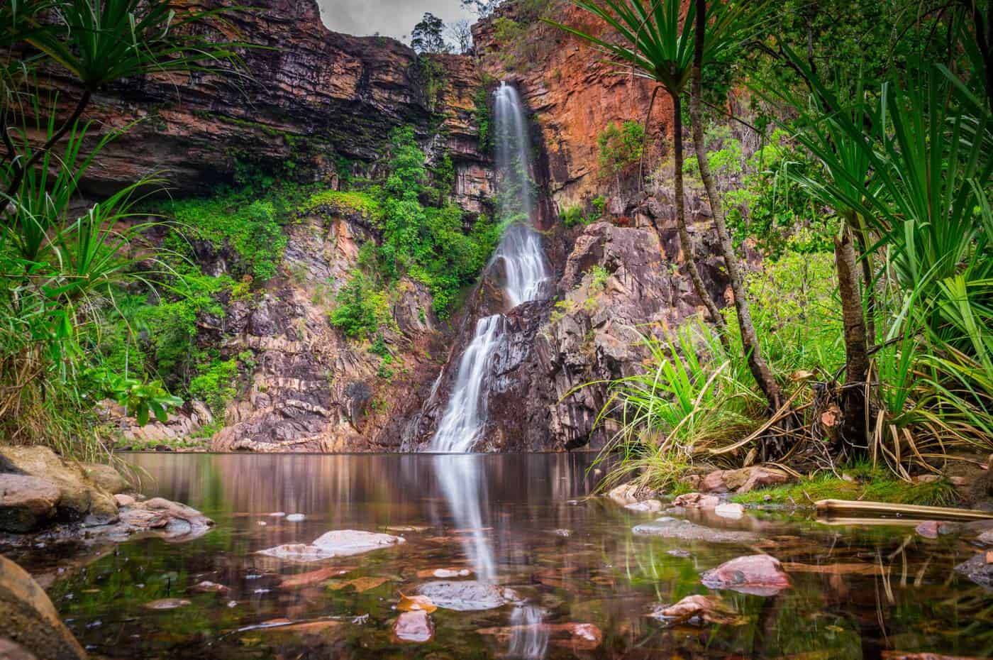 AUSTRALIA`S 10 MOST STUNNING SWIMMABLE WATERFALLS